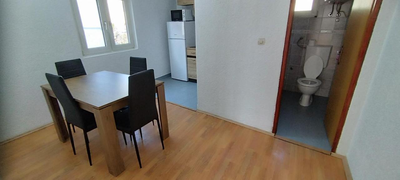 Apartments Andela Starigrad Paklenica Extérieur photo