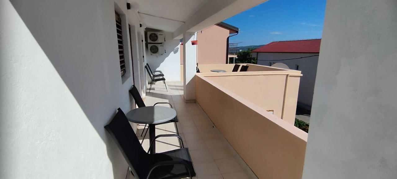 Apartments Andela Starigrad Paklenica Extérieur photo