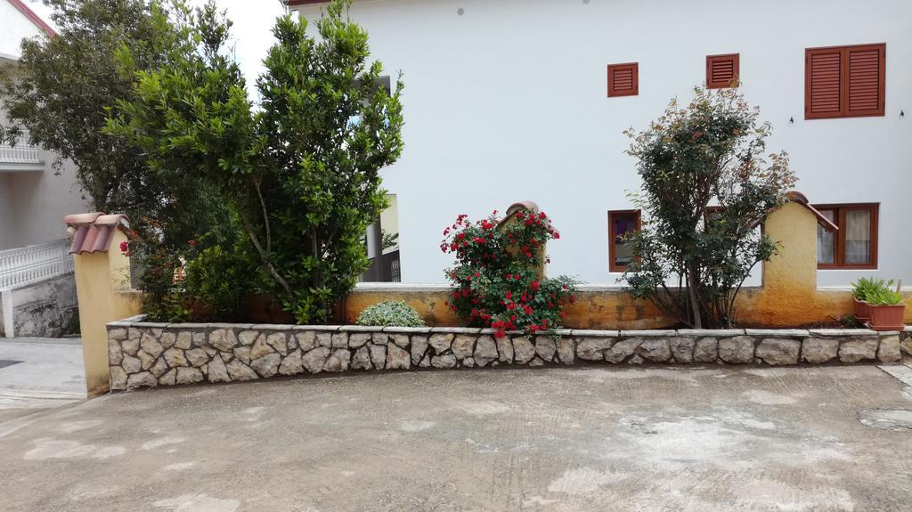 Apartments Andela Starigrad Paklenica Extérieur photo